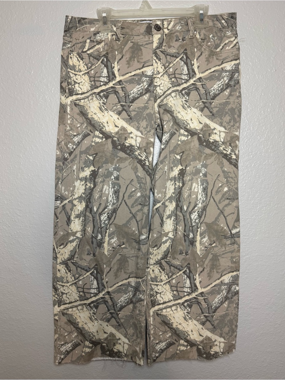 YMI Tree Camouflage Wide Leg Short Baggy Jeans Women’s Sz 13 Beige gray
